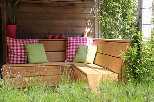 Op maat gemaakte loungebank van duurzaam inlands naaldhout. Douglas en Larix, geen steigerhout ;)